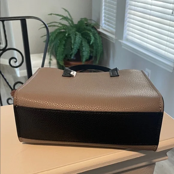 Marc Jacobs Taupe, Cream & Black Leather Tote - Picture 9 of 10